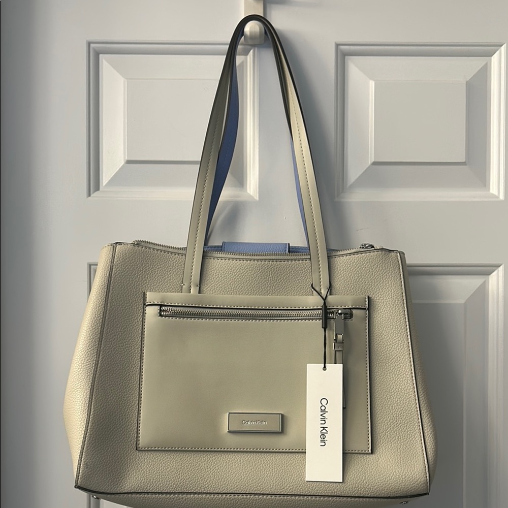 Calvin Klein Pebbled Leather Tote Bag with Structured Silhouette